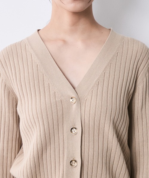 CHIC STYLE（シックスタイル）の「綿100％ワイドリブVネックニットカーディガン＜大きいサイズ有＞シックスタイル（カーディガン/ボレロ・レディース・チャコール/ベージュ/ブラック・5L/4L/3L/LL/L/M）」の15枚目の写真