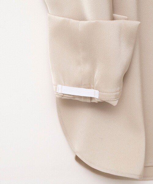 NOLLEY’S(ノーリーズ)の「ウォッシャブルNEWオトナサテン襟付きブラウス(シャツ/ブラウス・レディース・ベージュ/ホワイト・38)」の4枚目の写真