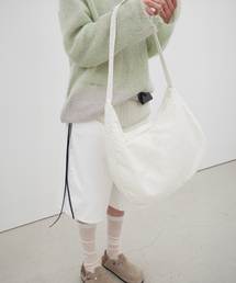 LEVAR（レバー）の「Levar Comfy Cross Bag - Off White（メッセンジャーバッグ）」