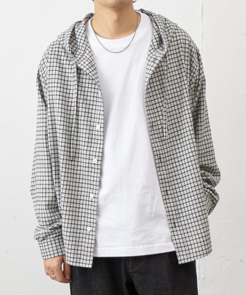 COLONY 2139（コロニートゥーワンスリーナイン）の「アソートチェックフードシャツ（シャツ/ブラウス・メンズ・ネイビー/アイボリー/ブラック/サックスブルー・MEDIUM/LARGE）」の2枚目の写真