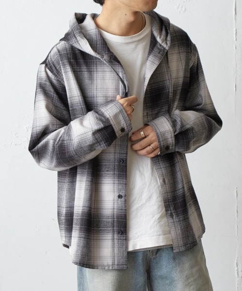 COLONY 2139（コロニートゥーワンスリーナイン）の「アソートチェックフードシャツ（シャツ/ブラウス・メンズ・ネイビー/アイボリー/ブラック/サックスブルー・MEDIUM/LARGE）」の3枚目の写真