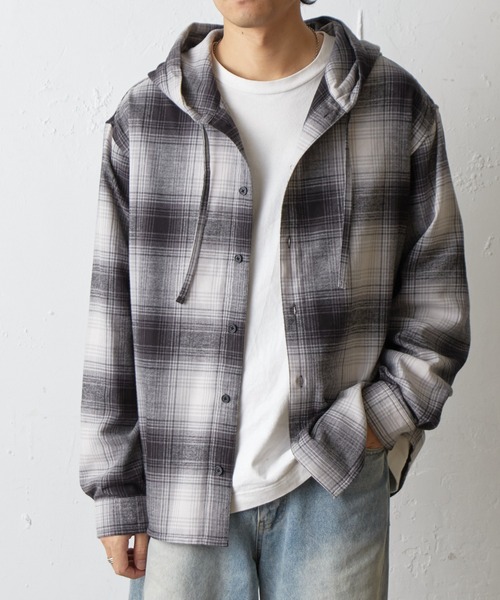 COLONY 2139（コロニートゥーワンスリーナイン）の「アソートチェックフードシャツ（シャツ/ブラウス・メンズ・ネイビー/アイボリー/ブラック/サックスブルー・MEDIUM/LARGE）」の13枚目の写真