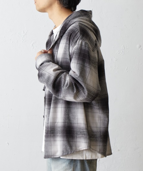 COLONY 2139（コロニートゥーワンスリーナイン）の「アソートチェックフードシャツ（シャツ/ブラウス・メンズ・ネイビー/アイボリー/ブラック/サックスブルー・MEDIUM/LARGE）」の14枚目の写真