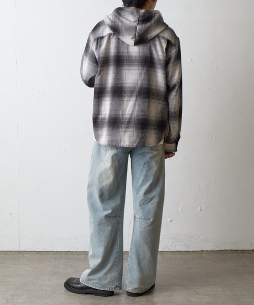 COLONY 2139（コロニートゥーワンスリーナイン）の「アソートチェックフードシャツ（シャツ/ブラウス・メンズ・ネイビー/アイボリー/ブラック/サックスブルー・MEDIUM/LARGE）」の18枚目の写真