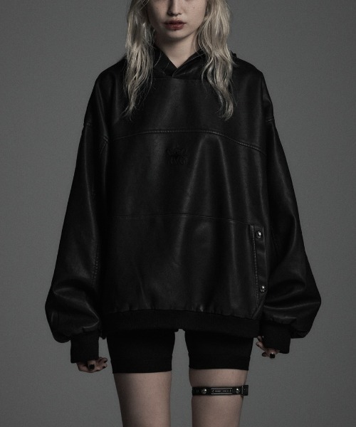 ROSEN KREUZ(ローゼンクロイツ)の「【Rosen Kreuz】VINTAGE COATING SHIRRING HOODIE / 【ローゼンクロイツ】ヴィンテージコーティングシャーリングプルオーバーパーカー(パーカー・メンズ・ブラック/チャコール・2/1)」の8枚目の写真