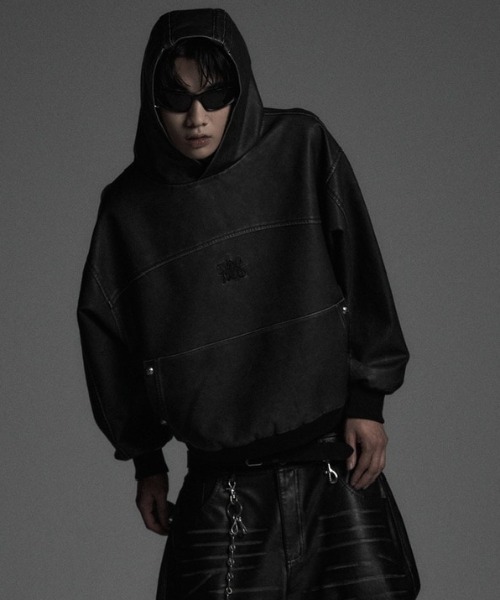 ROSEN KREUZ(ローゼンクロイツ)の「【Rosen Kreuz】VINTAGE COATING SHIRRING HOODIE / 【ローゼンクロイツ】ヴィンテージコーティングシャーリングプルオーバーパーカー(パーカー・メンズ・ブラック/チャコール・2/1)」の19枚目の写真