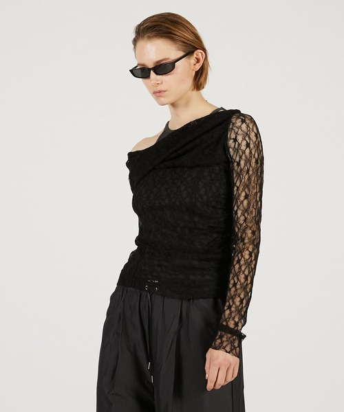 PRANK PROJECT（プランクプロジェクト）の「【2026Spring Pre-Order】オフショルダーレイヤードトップ / Off-Shoulder Layered Top（Tシャツ/カットソー・レディース・ブラック/ベージュ/ホワイト・FREE）」の15枚目の写真