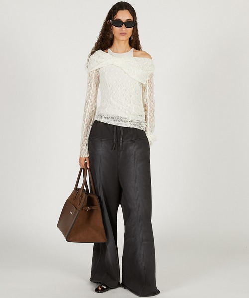 PRANK PROJECT（プランクプロジェクト）の「【2026Spring Pre-Order】オフショルダーレイヤードトップ / Off-Shoulder Layered Top（Tシャツ/カットソー・レディース・ブラック/ベージュ/ホワイト・FREE）」の4枚目の写真