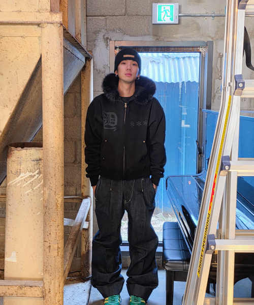 AMOU（アモウ）の「AMOU Fur Hoodie Zip-Up BLACK（パーカー・レディース・その他・1/2）」の2枚目の写真