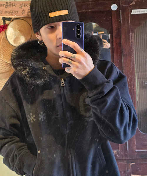 AMOU（アモウ）の「AMOU Fur Hoodie Zip-Up BLACK（パーカー・レディース・その他・1/2）」の3枚目の写真