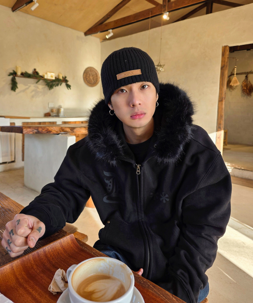 AMOU（アモウ）の「AMOU Fur Hoodie Zip-Up BLACK（パーカー・レディース・その他・1/2）」の5枚目の写真