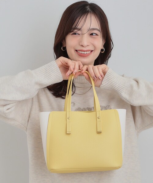 SHOO・LA・RUE（シューラルー）の「【軽量】ハンドル金具配色トートバッグ（トートバッグ・レディース・ベージュ系4/イエロー系4/グレー系4/ブラック系4/ブラック・00）」の5枚目の写真