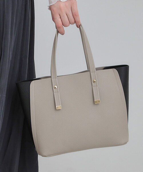 SHOO・LA・RUE（シューラルー）の「【軽量】ハンドル金具配色トートバッグ（トートバッグ・レディース・ベージュ系4/イエロー系4/グレー系4/ブラック系4/ブラック・00）」の8枚目の写真