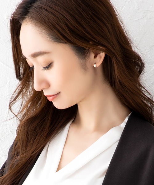 Cream dot.(クリームドット)の「【金属アレルギー対応】ぷっくりと艶めくミニマムピアス/イヤリング(ピアス(両耳用)・レディース・ピンク/ゴールド系その他/ゴールド/ピンク系その他/シルバー系その他/シルバー・ONE SIZE)」の10枚目の写真
