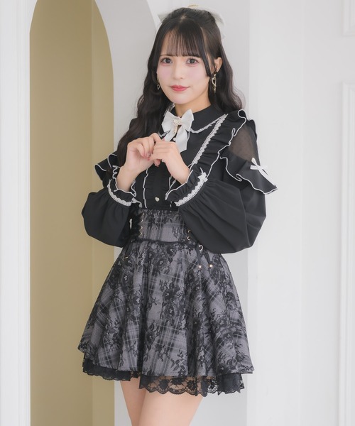 ROJITA(ロジータ)の「配色レースラッフルブラウス(シャツ/ブラウス・レディース・ボルドー/ホワイト/パープル/ブラック・FREE)」の5枚目の写真