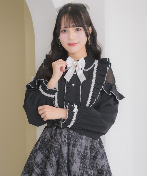 ROJITA(ロジータ)の「配色レースラッフルブラウス(シャツ/ブラウス・レディース・ボルドー/ホワイト/パープル/ブラック・FREE)」の21枚目の写真