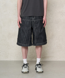 NOISE（ノイズ）の「ダブルニーバミューダデニムパンツ - ブラックインディゴ（デニムパンツ）」