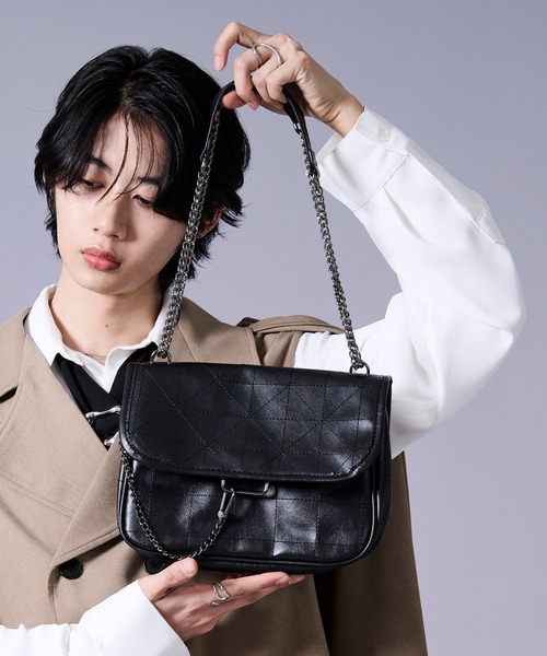 Ellno Loset（エルノロゼット）の「2wayエンボスチェーンショルダーバック（ショルダーバッグ・メンズ・ブラック・FREE）」の8枚目の写真