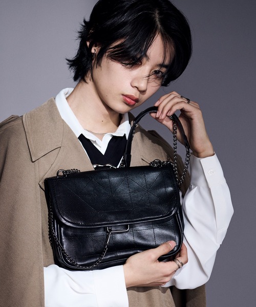 Ellno Loset（エルノロゼット）の「2wayエンボスチェーンショルダーバック（ショルダーバッグ・メンズ・ブラック・FREE）」の4枚目の写真