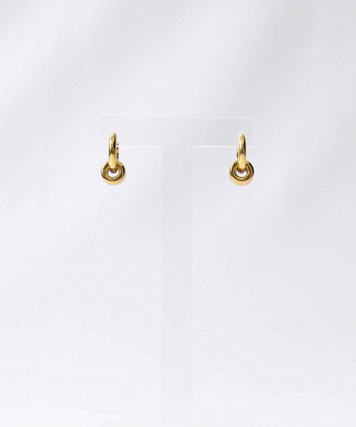 Gready Brilliant（グレディブリリアン）の「Ｗリングフープピアス（ピアス（両耳用）・レディース・ゴールド・FREE）」の2枚目の写真