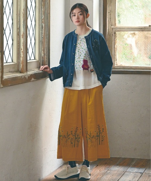 SUPER HAKKA(スーパーハッカ)の「SUPER HAKKA×マツモトヨーコ 「にぎやかな秋」/「夏色の庭」プリント×天竺カットソー(Tシャツ/カットソー・レディース・ライトグレー/ベージュ・FREE)」の8枚目の写真