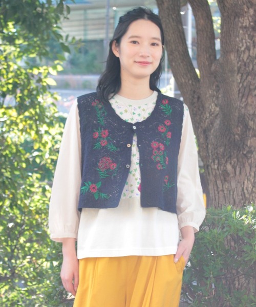 SUPER HAKKA(スーパーハッカ)の「SUPER HAKKA×マツモトヨーコ 「にぎやかな秋」/「夏色の庭」プリント×天竺カットソー(Tシャツ/カットソー・レディース・ライトグレー/ベージュ・FREE)」の7枚目の写真