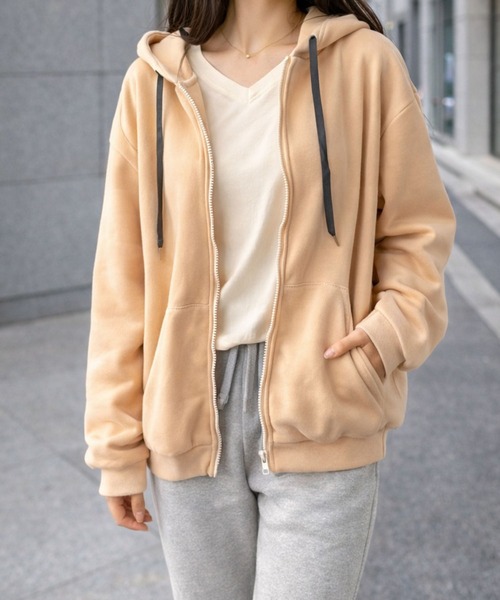 Dewlily(デューリリー)の「デイリーに使いやすいゆるバランス ビッグシルエットロゴジップパーカー(パーカー・レディース・グレー/ブラック/ベージュ・M/S/L/XL)」の3枚目の写真