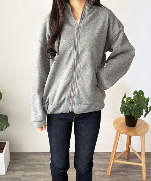 Dewlily(デューリリー)の「デイリーに使いやすいゆるバランス ビッグシルエットロゴジップパーカー(パーカー・レディース・グレー/ブラック/ベージュ・M/S/L/XL)」の10枚目の写真