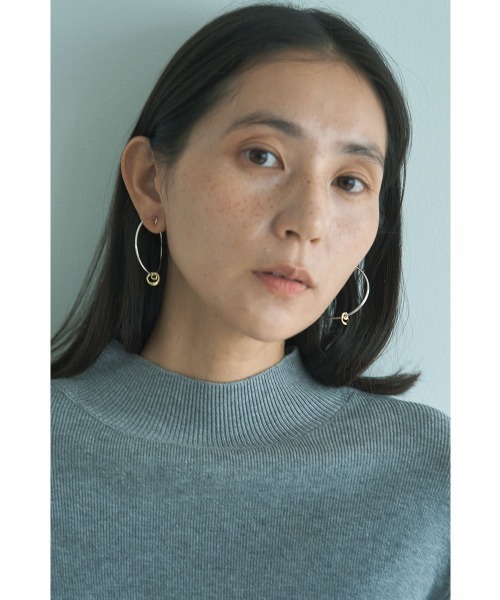 marjour（マージュール）の「BICOLOR RING HOOP EARRING（イヤリング・レディース・シルバー×ゴールド・FREE）」の10枚目の写真