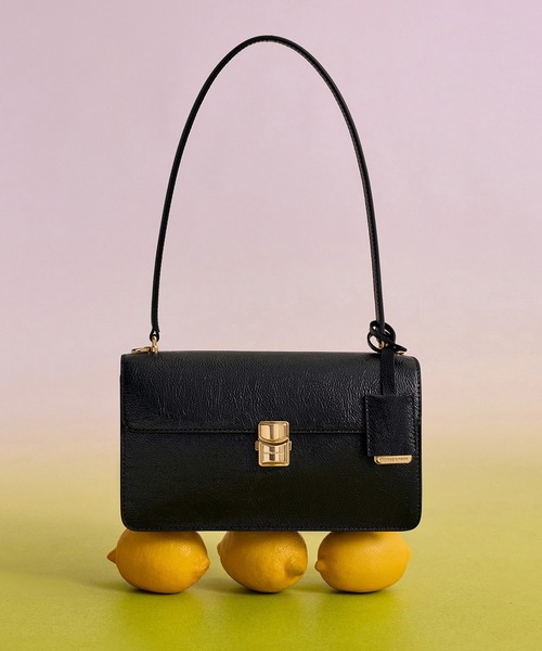 CHARLES & KEITH(チャールズ & キース)の「Acelynn エイスリン ロープチェーンショルダーバッグ(ショルダーバッグ・レディース・ブラック/バーガンディー/ダークブラウン系3・M)」の5枚目の写真