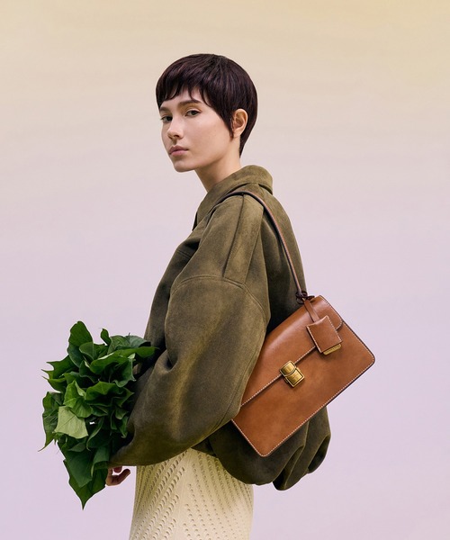 CHARLES & KEITH(チャールズ & キース)の「Acelynn エイスリン ロープチェーンショルダーバッグ(ショルダーバッグ・レディース・ブラック/バーガンディー/ダークブラウン系3・M)」の21枚目の写真