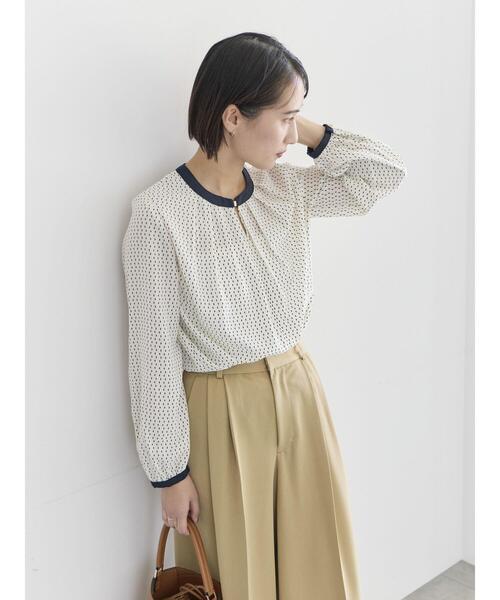 Te chichi(テチチ)の「スクエアチャームフロントタックブラウス(シャツ/ブラウス・レディース・ネイビー/キナリ/グレー/オフホワイト・F)」の7枚目の写真