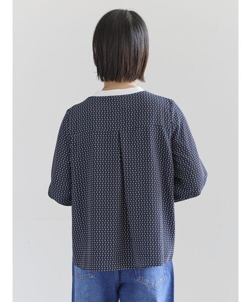 Te chichi(テチチ)の「スクエアチャームフロントタックブラウス(シャツ/ブラウス・レディース・ネイビー/キナリ/グレー/オフホワイト・F)」の11枚目の写真