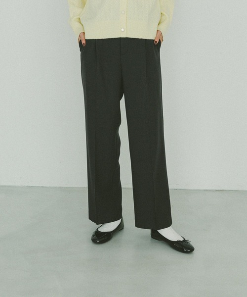 GLOBAL WORK（グローバルワーク）の「お手入れラクラクセットアップ/ストレートパンツ/600999（その他パンツ・レディース・グレイッシュベージュ/ブラック/ベージュ系その他/ネイビー/ブラウン・X-SMALL/LARGE/MEDIUM/SMALL）」の2枚目の写真