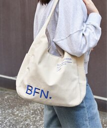 カーブトートバッグ