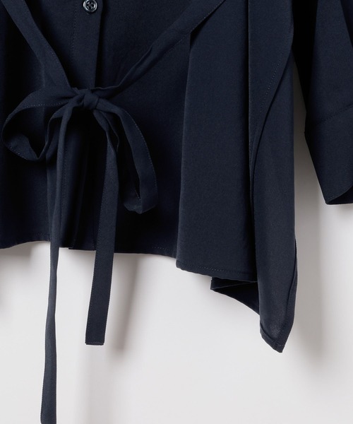 LEPSIM（レプシィム）の「マルメリウエストリボン長袖シャツ　633064（シャツ/ブラウス・レディース・ネイビー/カーキブラウン/ブラック/アイボリー・FREE）」の9枚目の写真