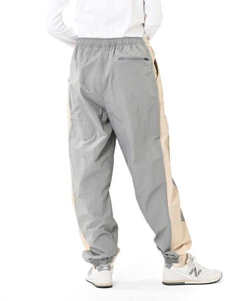 NEW BALANCE（ニューバランス）の「タスランナイロンウーブンジョガーパンツ（スウェットパンツ・レディース・ライトグレー・SMALL/MEDIUM/LARGE/X-LARGE）」の3枚目の写真