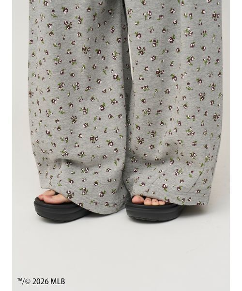 SNIDEL（スナイデル）の「【MLB】Sustainableスウェットワイドパンツ（その他パンツ・レディース・グリーン/グレー/ネイビー・1/0）」の15枚目の写真