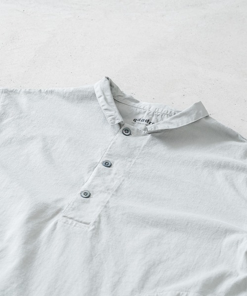 quadro（クオドロ）の「BDドライ度詰め天竺布帛コンビ衿付きP/O（Tシャツ/カットソー・メンズ・グレー/ダークネイビー/キナリ・LARGE/MEDIUM）」の8枚目の写真