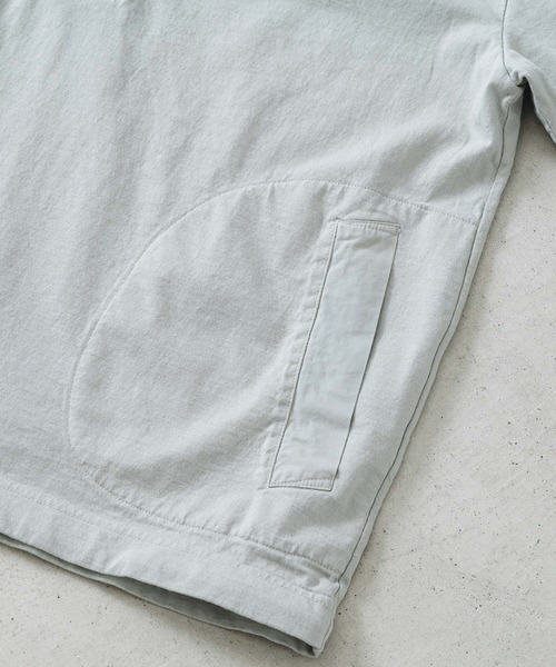 quadro（クオドロ）の「BDドライ度詰め天竺布帛コンビ衿付きP/O（Tシャツ/カットソー・メンズ・グレー/ダークネイビー/キナリ・LARGE/MEDIUM）」の13枚目の写真