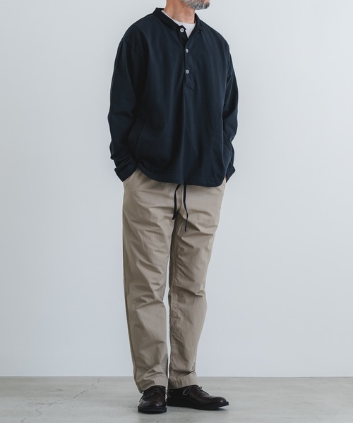 quadro（クオドロ）の「BDドライ度詰め天竺布帛コンビ衿付きP/O（Tシャツ/カットソー・メンズ・グレー/ダークネイビー/キナリ・LARGE/MEDIUM）」の21枚目の写真