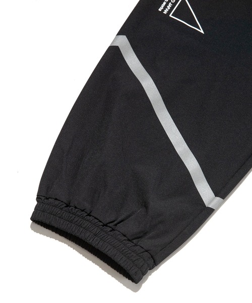 reversal.dogi.design.works(リバーサル・ドーギ・デザイン・ワークス)の「<reversal/リバーサル>4WAY DRY JOGGER PANTS(その他パンツ・メンズ・ブラック・X-LARGE/LARGE/MEDIUM)」の7枚目の写真