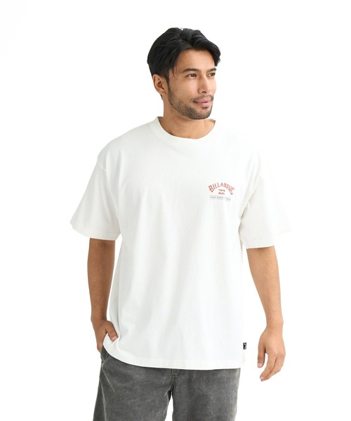 BILLABONG(ビラボン)の「BILLABONG メンズ ARCH 73 Tシャツ 【2026年春夏モデル】/ビラボンバックプリント半袖Tシャツ(Tシャツ/カットソー・メンズ・オフホワイト/ブラック系その他・MEDIUM/LARGE/X-LARGE)」の7枚目の写真