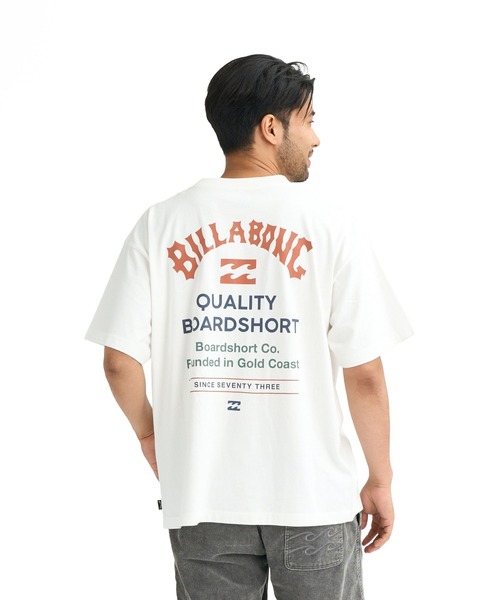 BILLABONG(ビラボン)の「BILLABONG メンズ ARCH 73 Tシャツ 【2026年春夏モデル】/ビラボンバックプリント半袖Tシャツ(Tシャツ/カットソー・メンズ・オフホワイト/ブラック系その他・MEDIUM/LARGE/X-LARGE)」の8枚目の写真