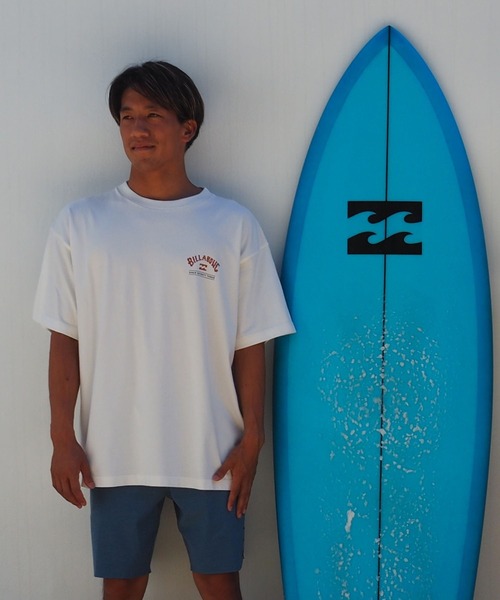 BILLABONG(ビラボン)の「BILLABONG メンズ ARCH 73 Tシャツ 【2026年春夏モデル】/ビラボンバックプリント半袖Tシャツ(Tシャツ/カットソー・メンズ・オフホワイト/ブラック系その他・MEDIUM/LARGE/X-LARGE)」の5枚目の写真