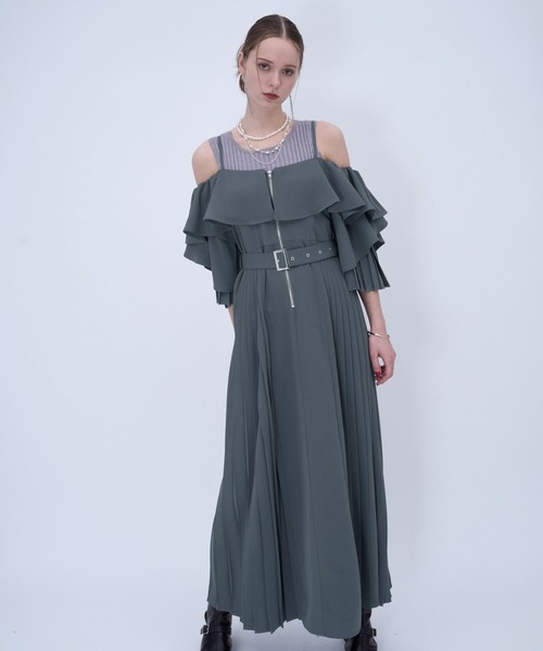 HARE(ハレ)の「【2WAYで着れる】オフショルZIPプリーツワンピース(HARE)(ワンピース・レディース・ブルー/ブラック/ベージュ・FREE)」の7枚目の写真