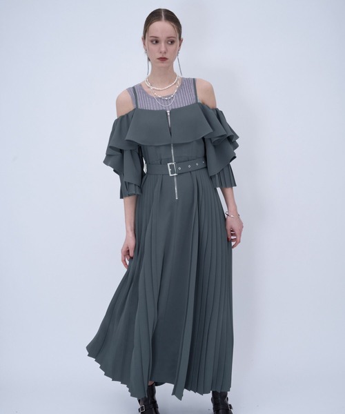 HARE(ハレ)の「【2WAYで着れる】オフショルZIPプリーツワンピース(HARE)(ワンピース・レディース・ブルー/ブラック/ベージュ・FREE)」の6枚目の写真
