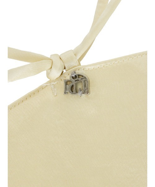 Ameri(アメリ)の「CURVE SATIN TOTE BAG(ショルダーバッグ・レディース・レッド/ブラック/アイボリー・FREE)」の6枚目の写真