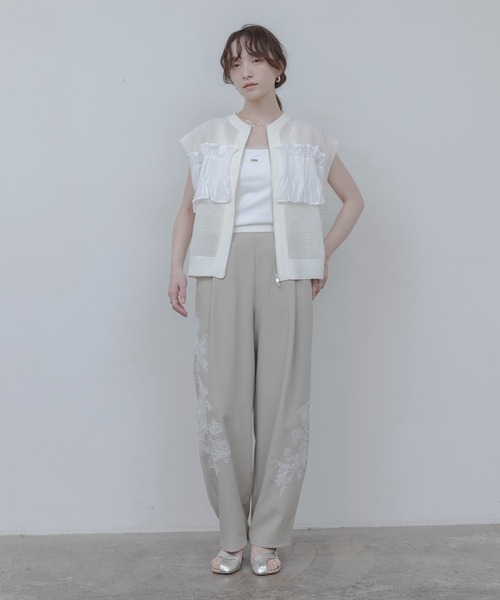 Eimee Law(エイミーロウ)の「シャーリングフリルメッシュニットベスト(ベスト・レディース・ブラック/オフホワイト/ベージュ・FREE)」の15枚目の写真