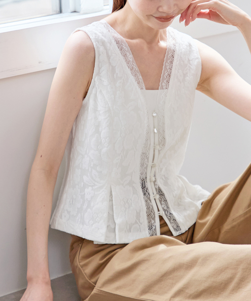 U by SPICK&SPAN(ユーバイスピックアンドスパン)の「メッシュレースタンクブラウス(シャツ/ブラウス・レディース・ホワイト/ブラック・FREE)」の2枚目の写真
